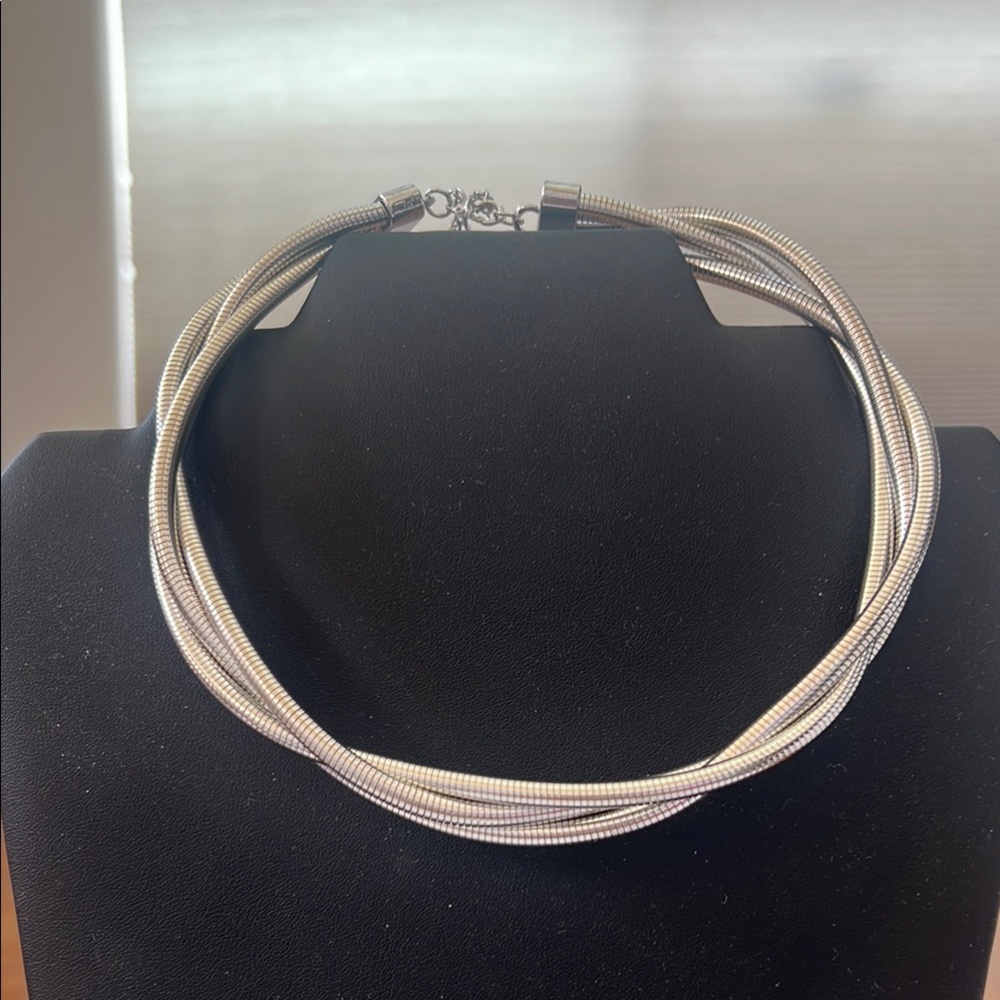 Timeless Silver Necklace with Modern Design